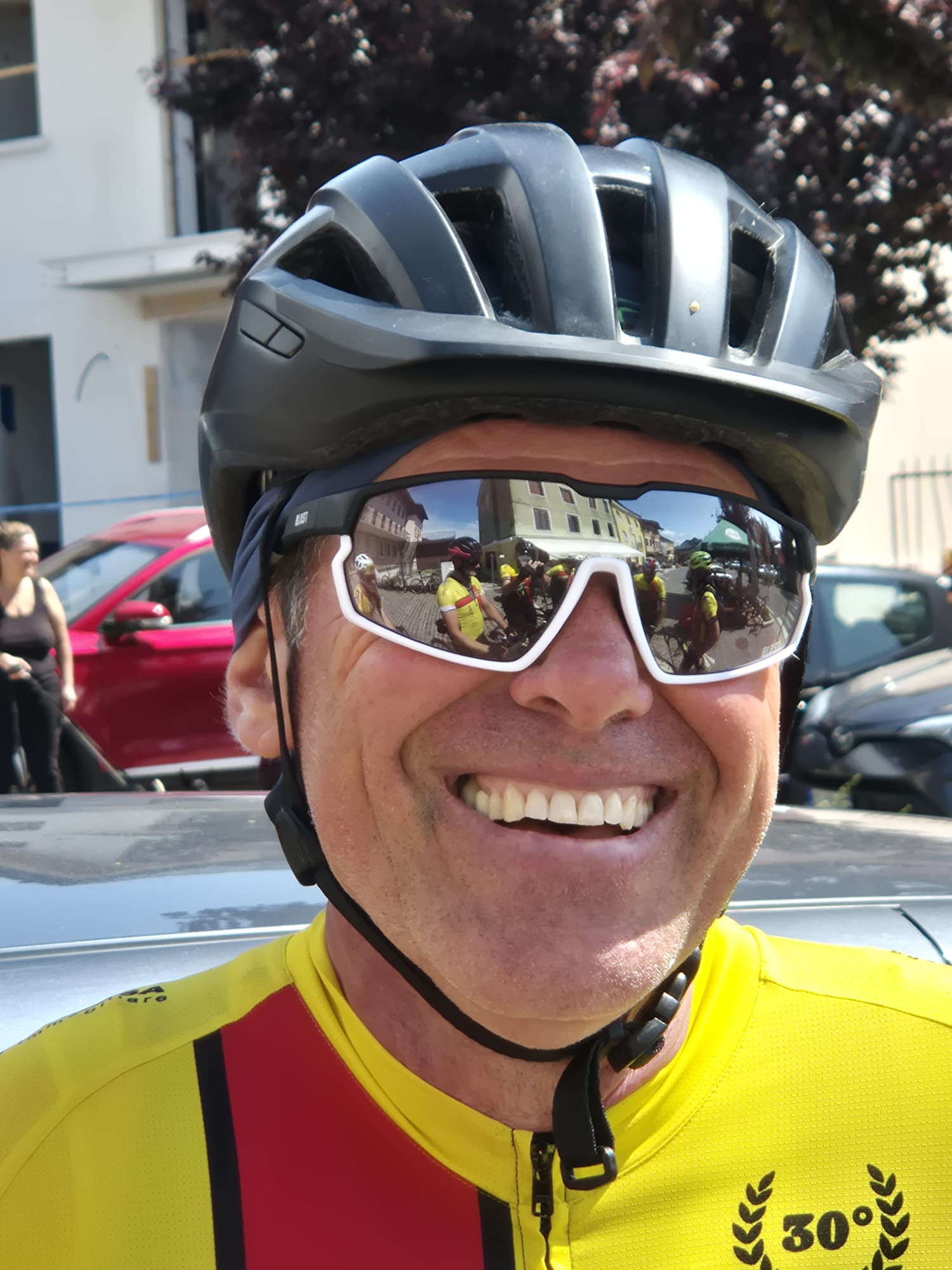 Maglia del 30° anniversario sotto il sole